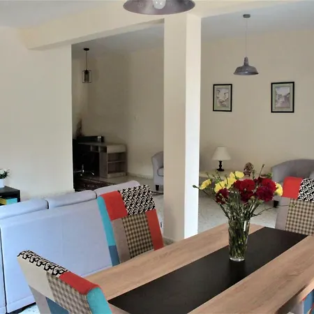 Salt Town House Guest house *