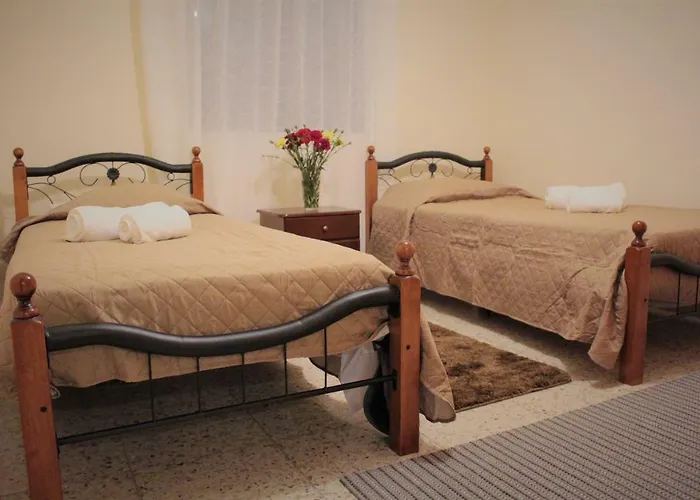 Salt Town House Гостьовий будинок Ларнака